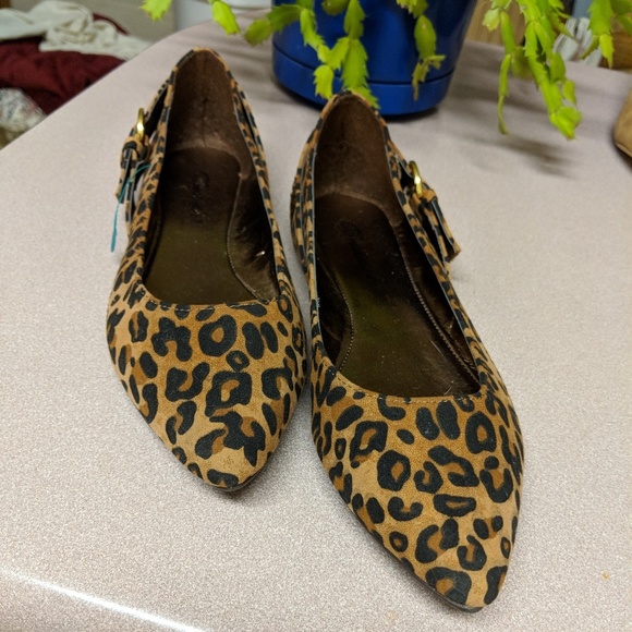 breckelle's Shoes - Animal print flats nwot